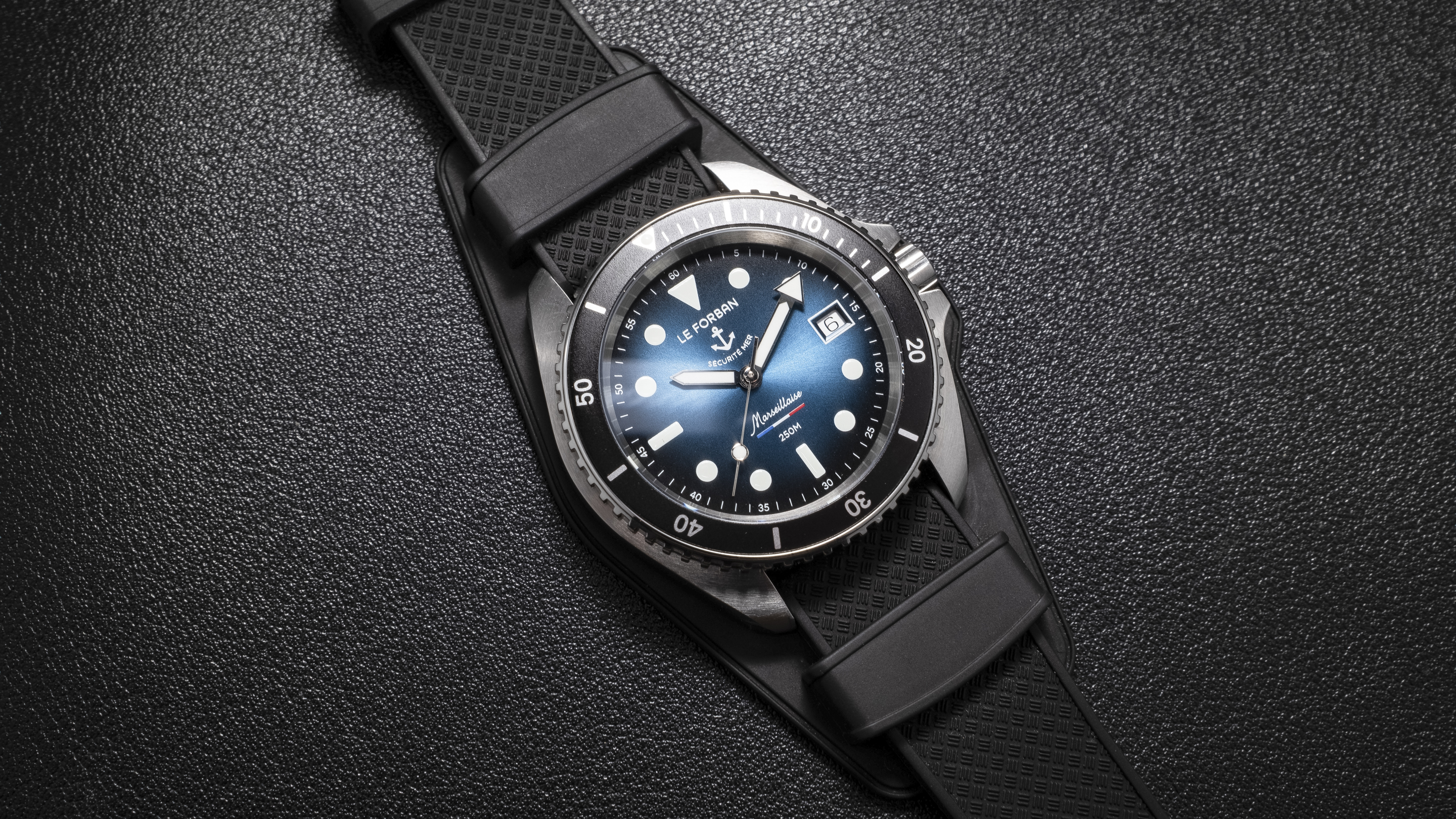 Hands-On: The Le Forban Marseillaise With What Might Just Be A First – The 'Dive Bund'